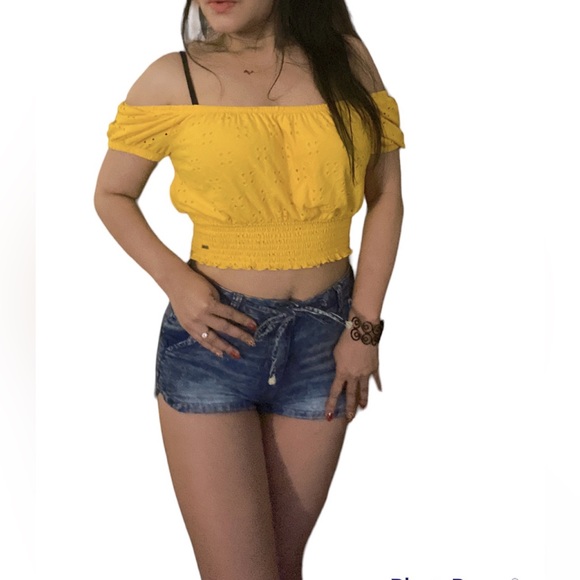 3 for $15 🌸Cute crop top - Picture 1 of 7